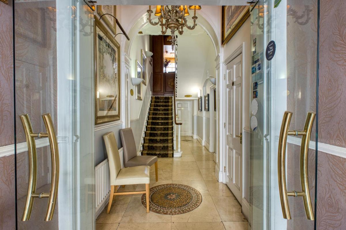 Opulence Boutique Hotel - Housity