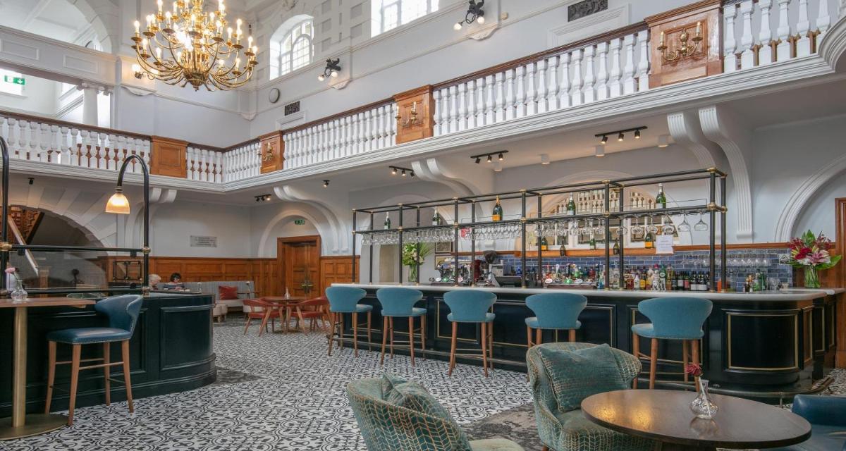 Best Western Chilworth Manor Hotel - Hizvo