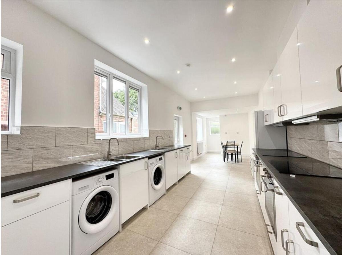 City Stays at St Patricks - Private Ensuites - Housity