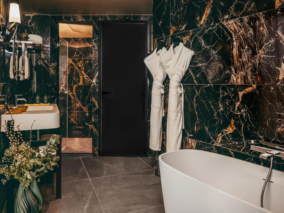 Salle de bains dans l'établissement Hôtel Barnett Paris