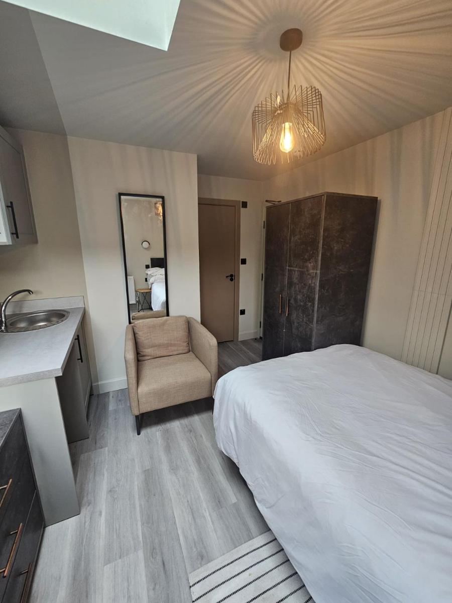 Ensuite Rooms in Newly Remodeled Home - Hizvo