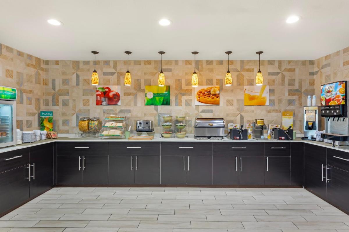 Quality Inn & Suites Plano East - Richardson - Housity