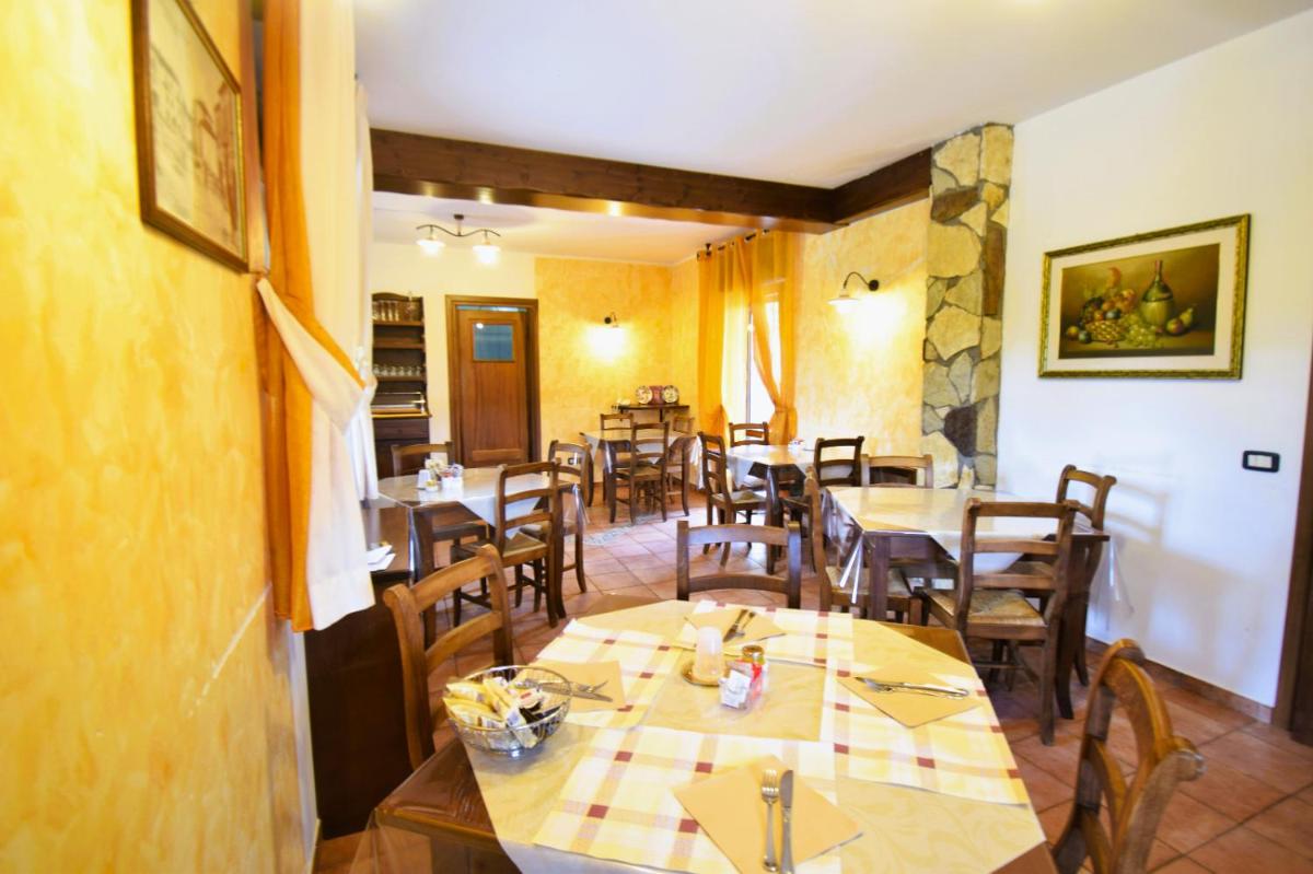 Hotel LA LOGGIA - Housity