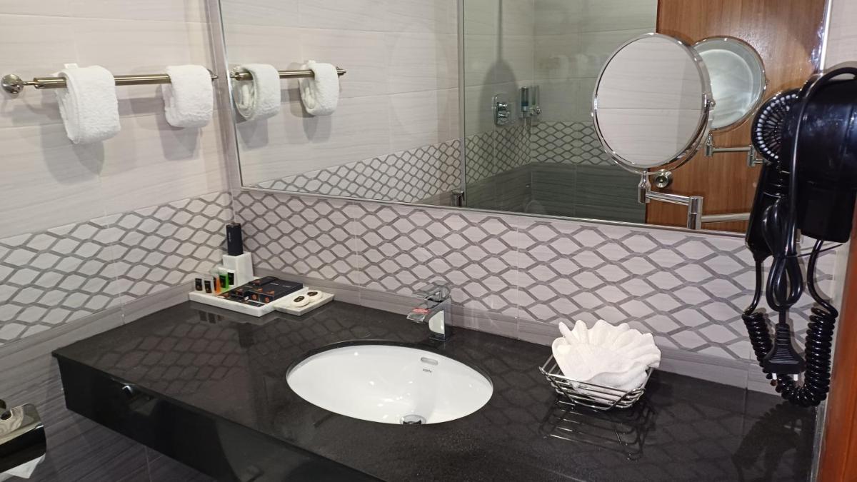 Fortune One Hotel - Housity