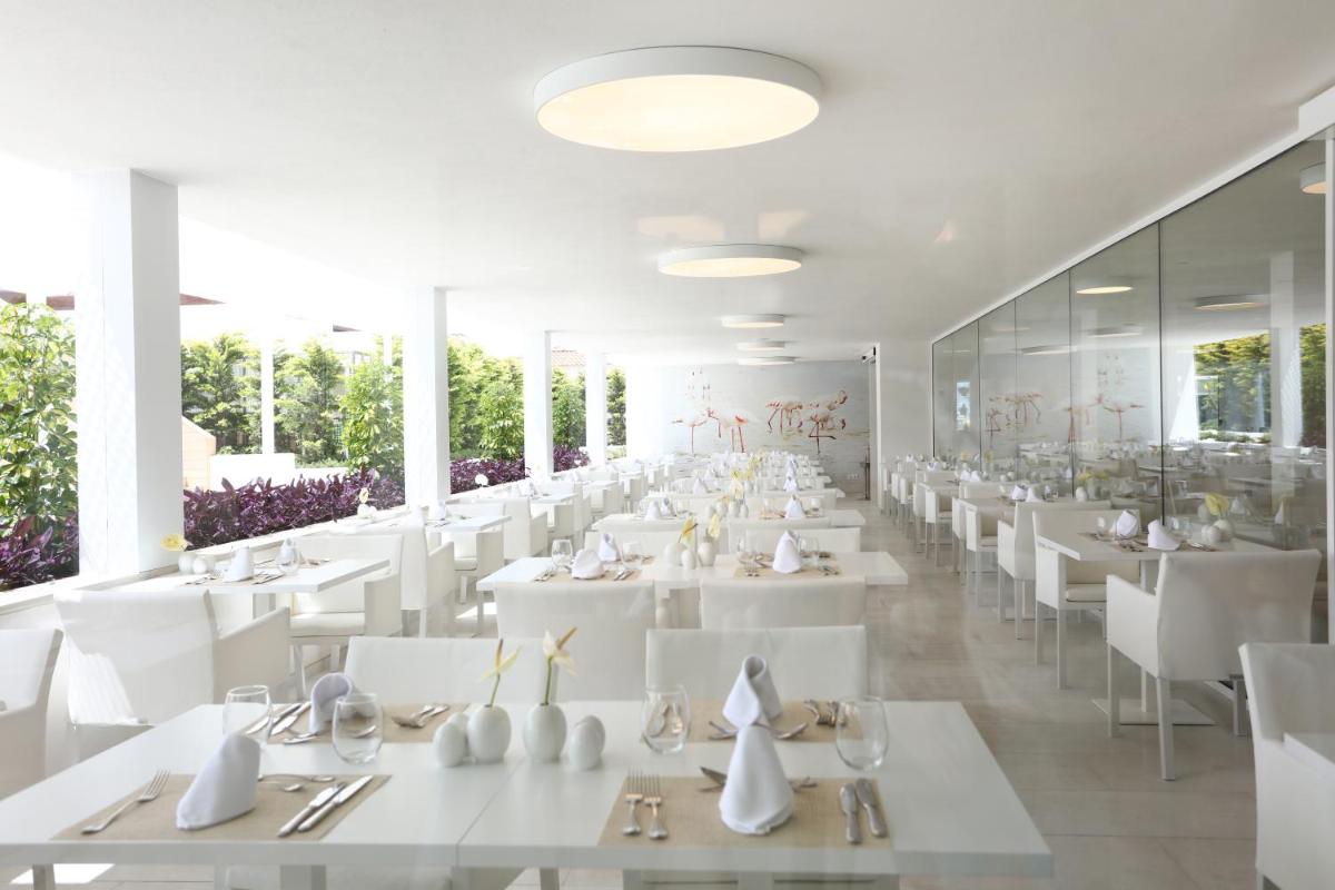 Un restaurante o sitio para comer en Iberostar Selection Playa de Palma
