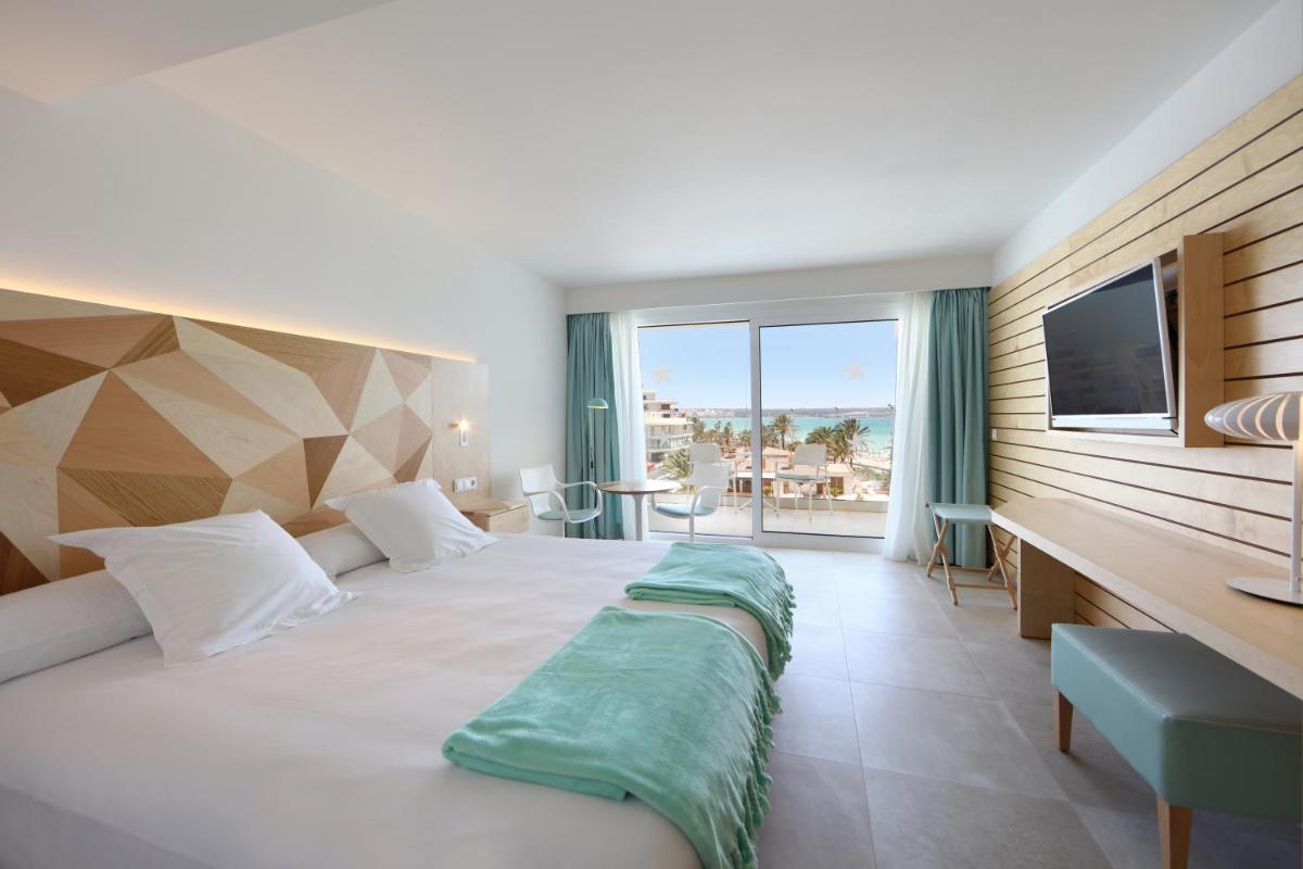 Cama o camas de una habitación en Iberostar Selection Playa de Palma