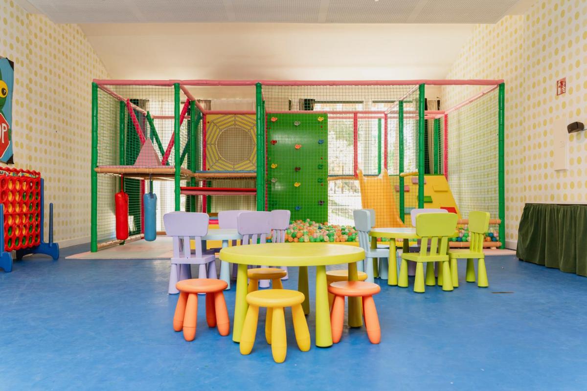 Club infantil en Puerto Antilla Grand Hotel