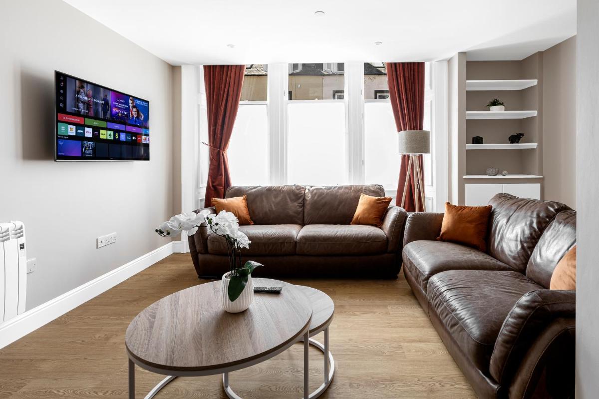 Castle Street Apartments - Luxury Kerrycroy Ground Floor Apartment - Housity