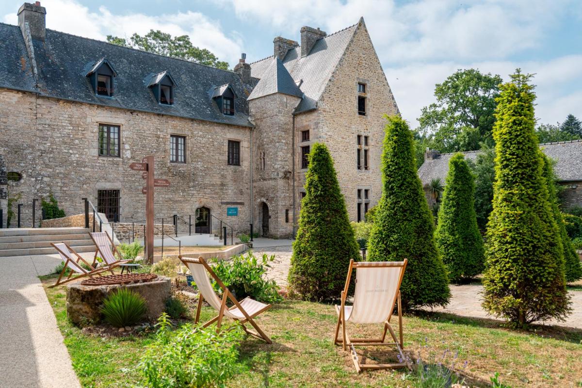Jardin de l'établissement La Maison OBONO Hôtel & Spa