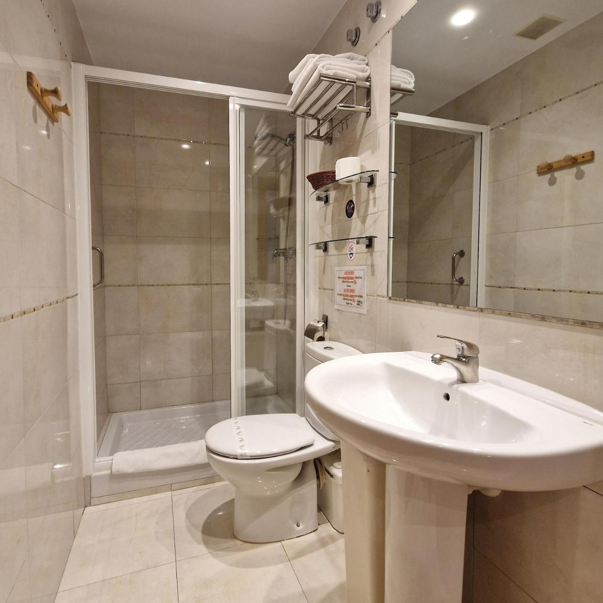 Hostal Meson Del Barro - Alojamientos Pamplona - Housity