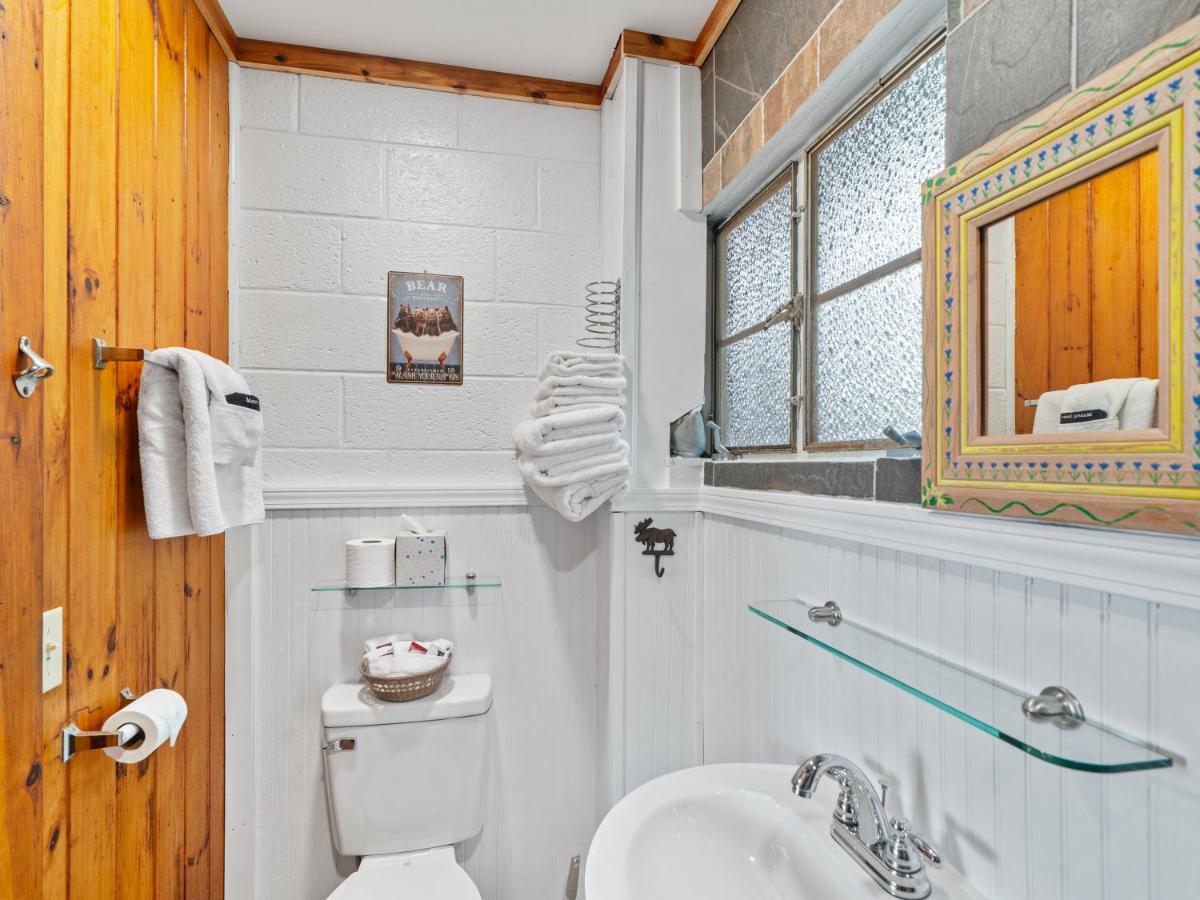 Alpine Inn - Housity