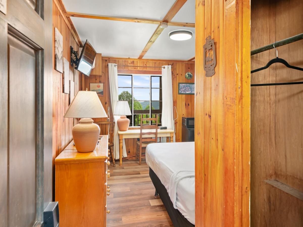 Alpine Inn - Housity