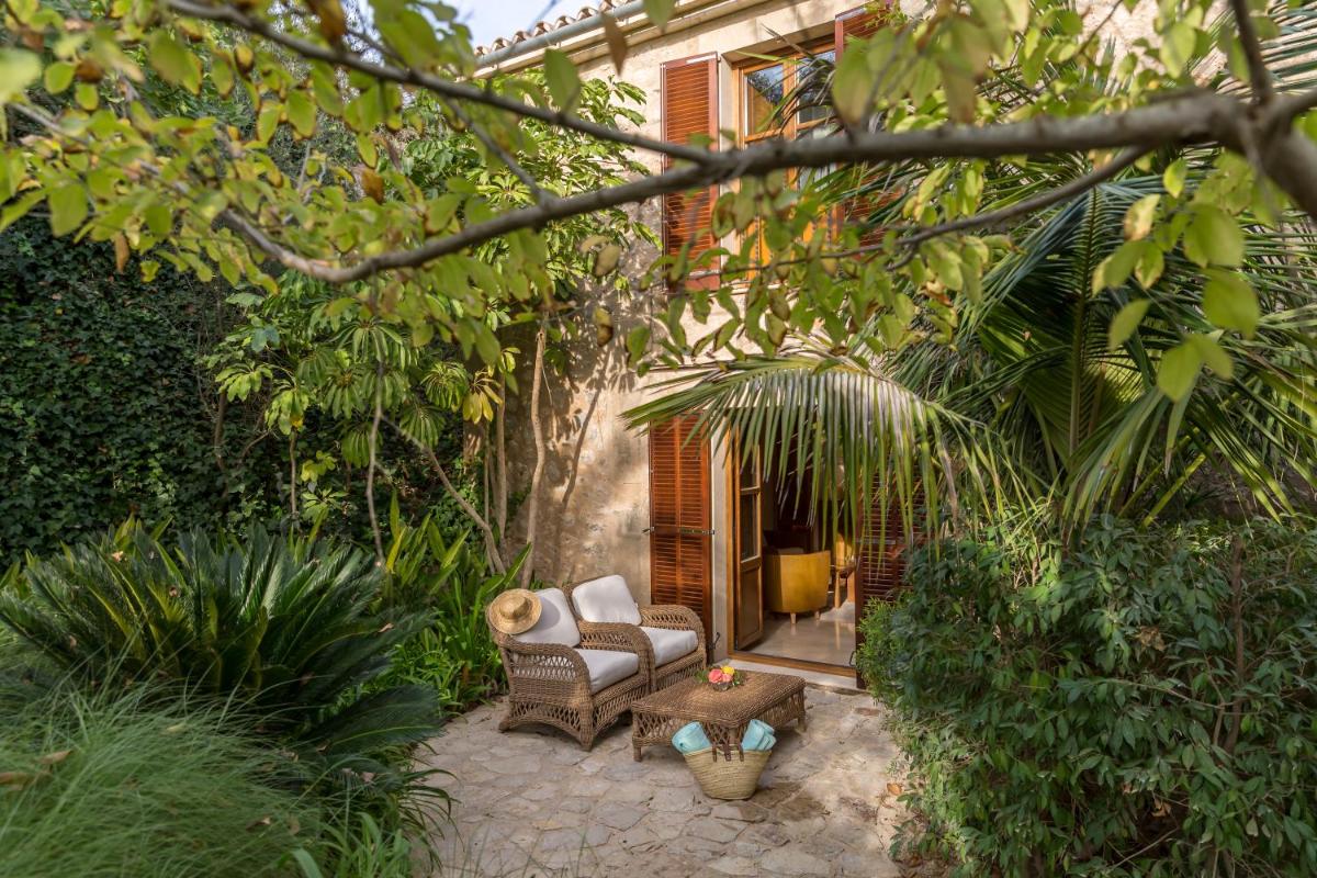 Jardín al aire libre en Castell Son Claret - The Leading Hotels of the World