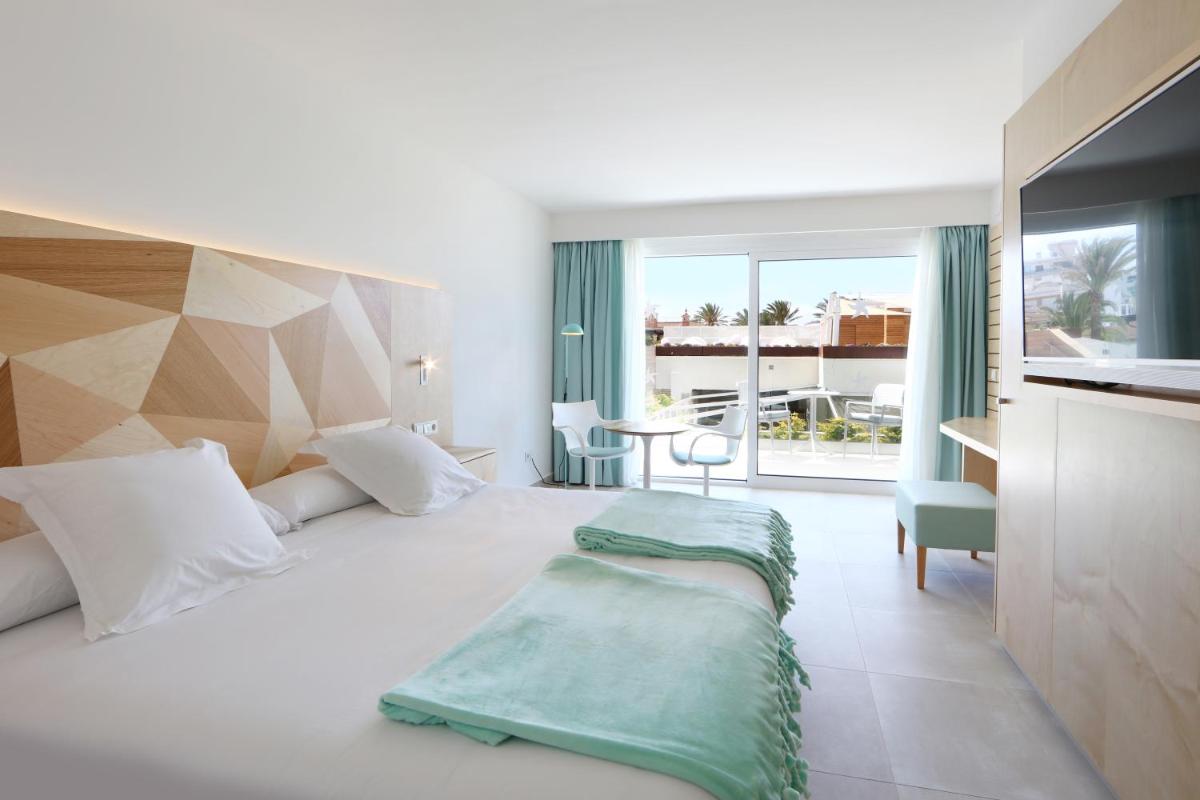 Cama o camas de una habitación en Iberostar Selection Playa de Palma