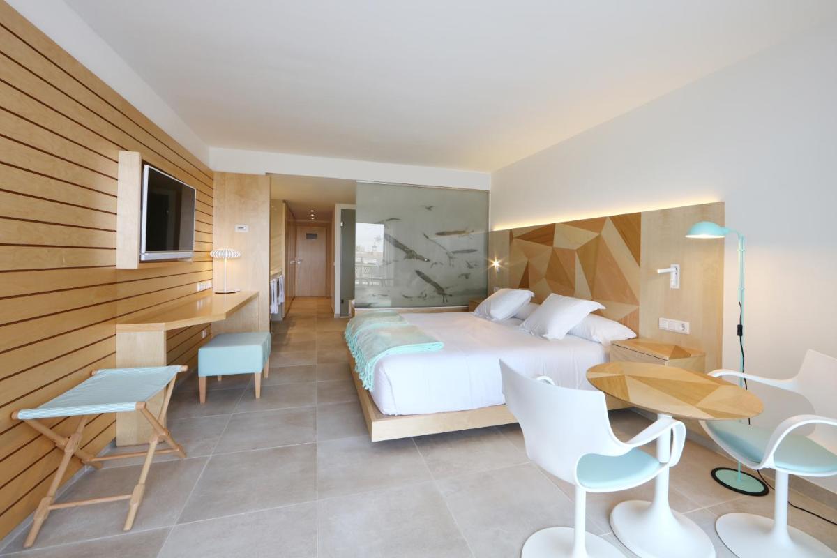 Cama o camas de una habitación en Iberostar Selection Playa de Palma
