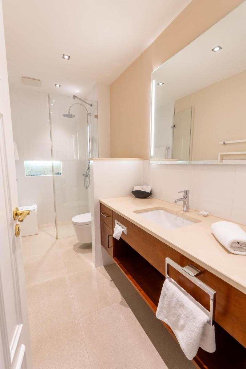 Ein Badezimmer in der Unterkunft ROEWERS Privathotel & Spa
