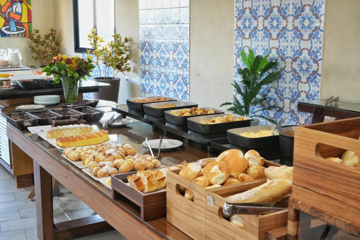 Bristol Villaggio Rosa Aruja - Housity
