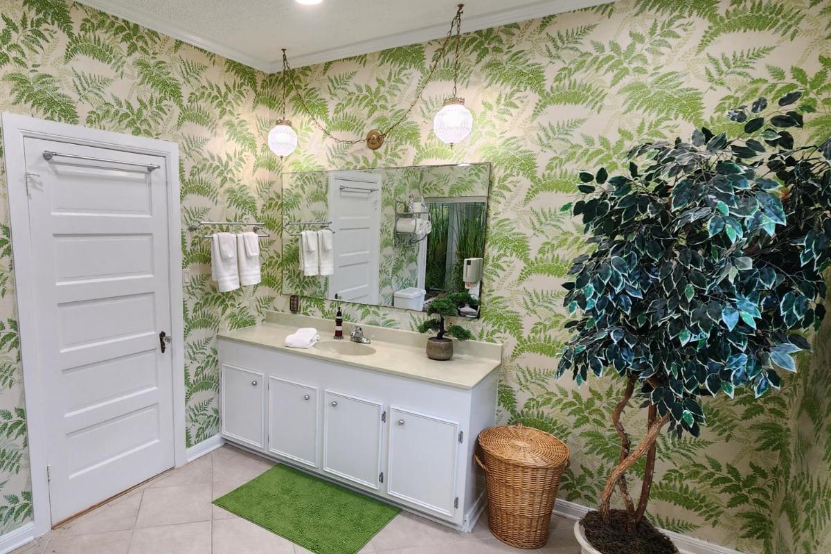 The Lakehouse on Clear Lake - Housity
