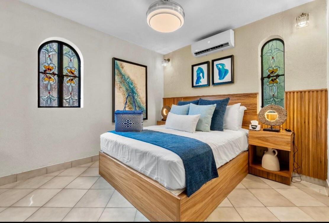 Bella Vista Condominium - Housity
