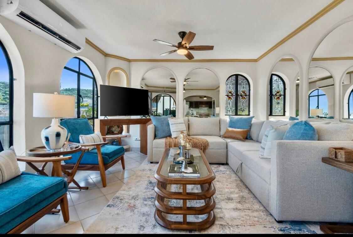 Bella Vista Condominium - Housity