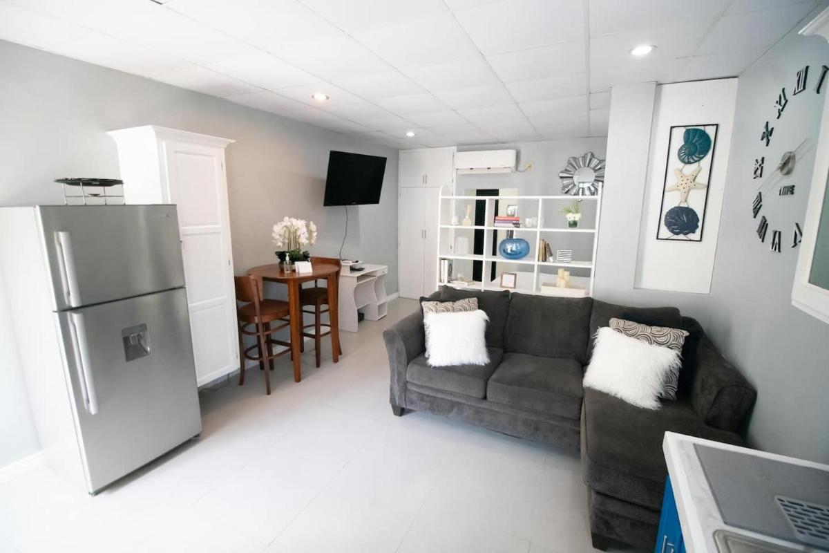 Stacys Place #3 Studio Apartment - Housity