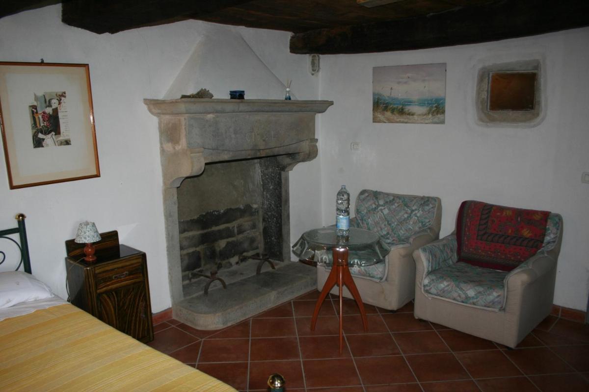 Antiqua - Housity