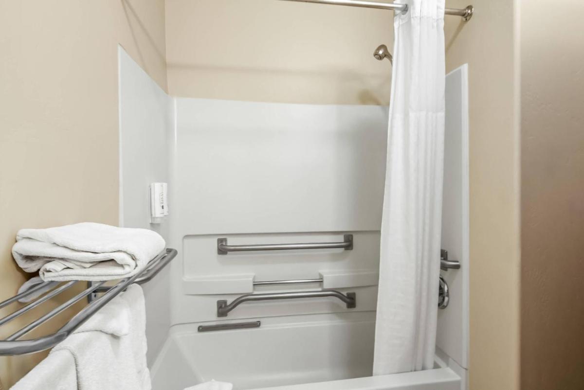 Quality Inn & Suites Vail Valley - Housity