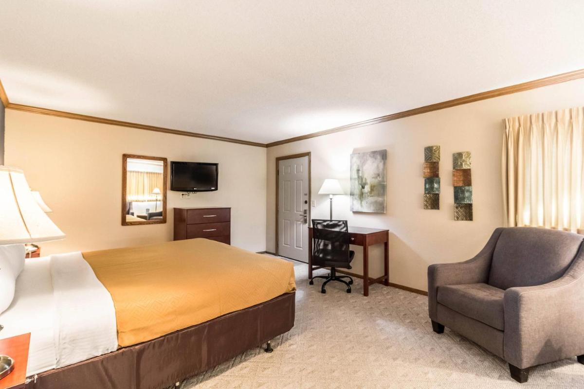 Econo Lodge - Valley City - Housity