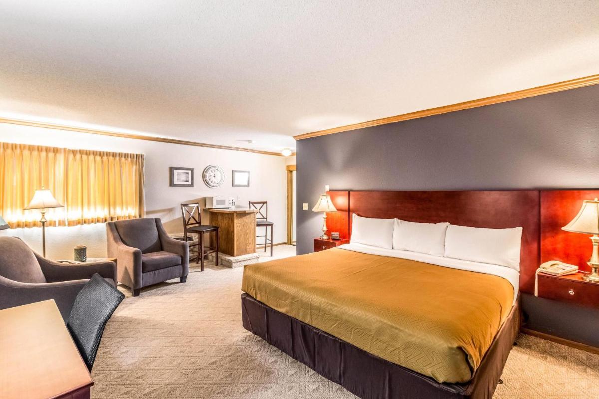 Econo Lodge - Valley City - Housity