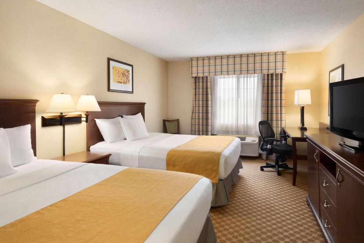 Country Inn & Suites by Radisson, Owatonna, MN - Housity