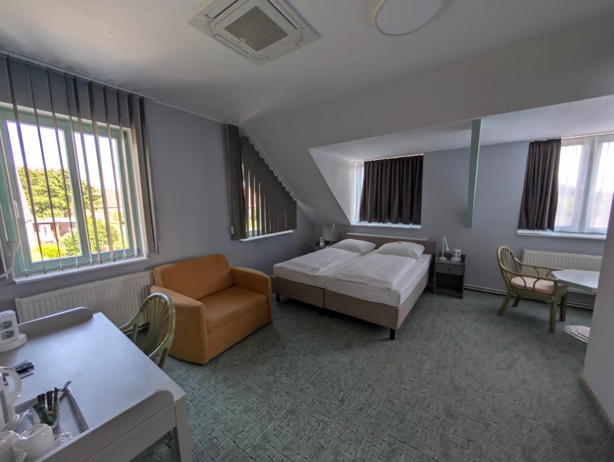 Hotel Christinenhof garni - Bed & Breakfast - Housity