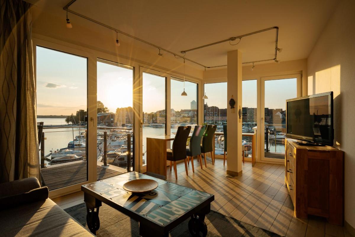 Panorama Suite mit Balkon und Müritzblick - Housity