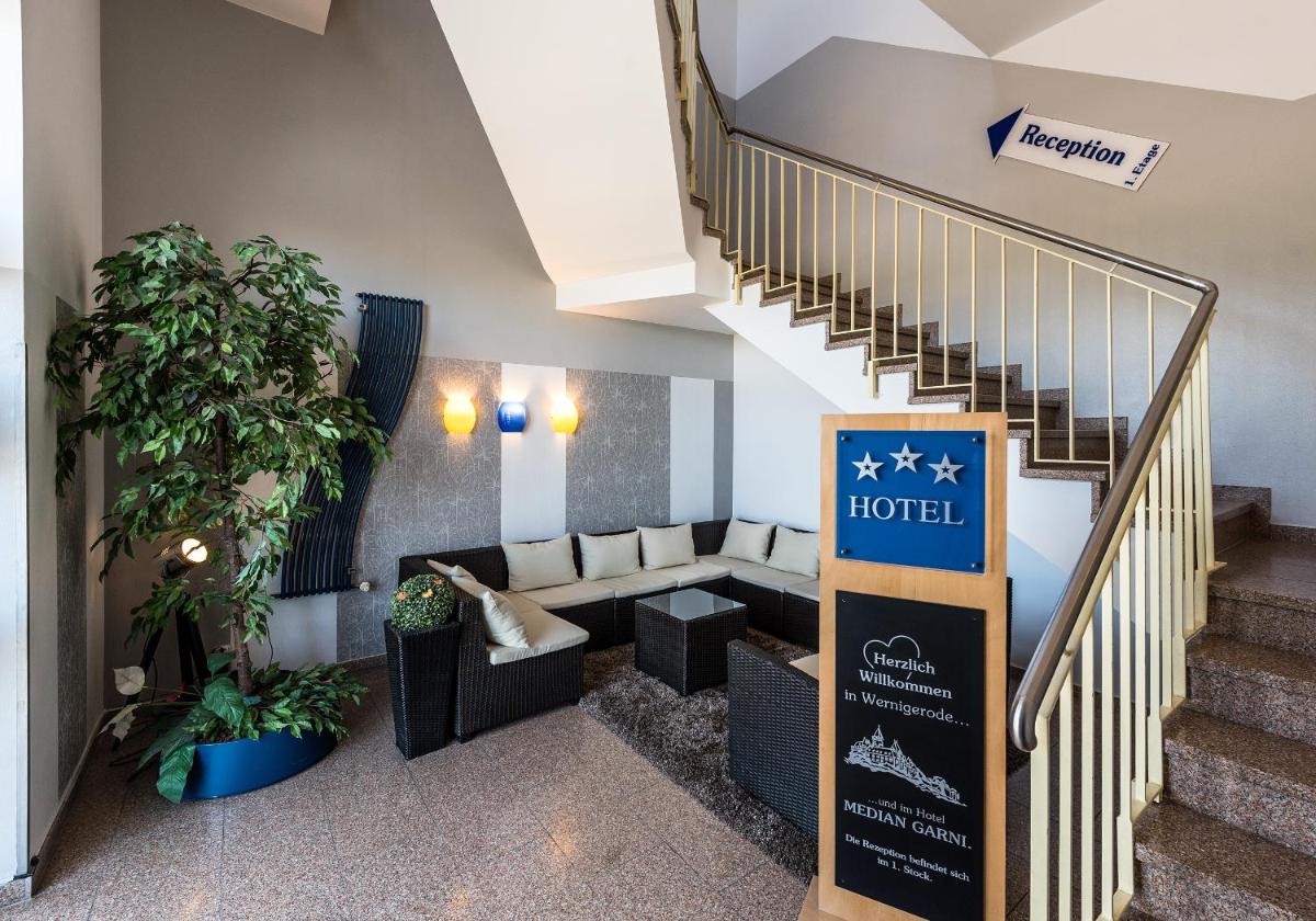 Median Hotel Garni - Housity