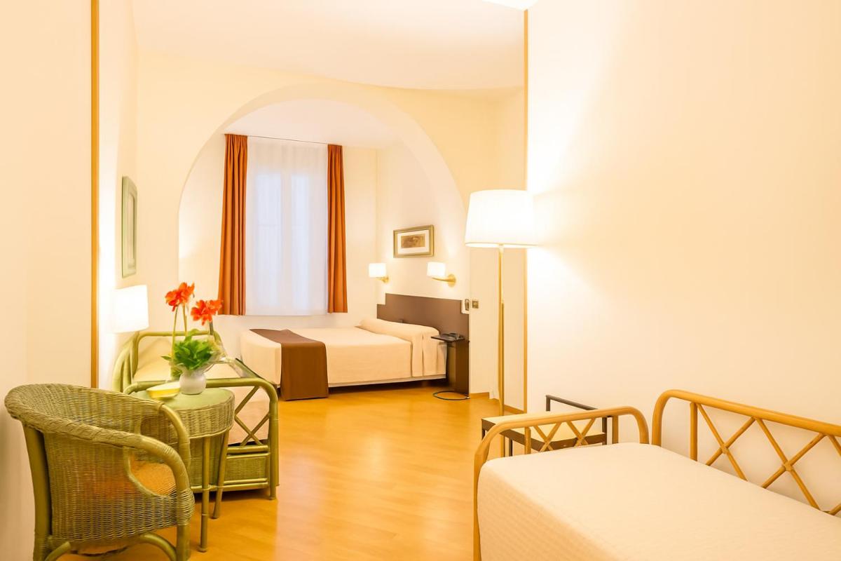 Piazza Paradiso Accommodation - Housity