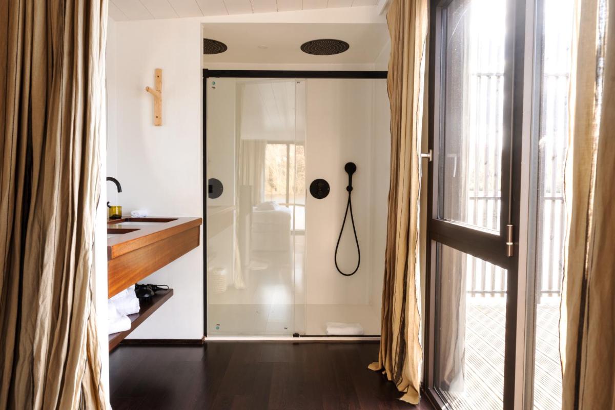 Salle de bains dans l'établissement Brindos, Lac & Château - Relais & Châteaux - Anglet Biarritz