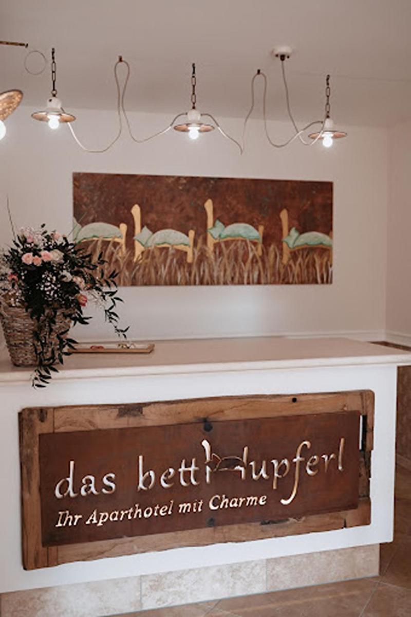 SCHLOSSBERG RESIDENCES - Betthupferl - Self Check-In Design Studios Aschaffenburg - Housity