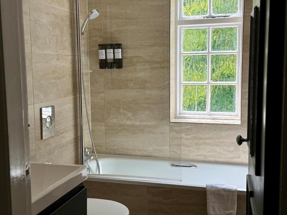 Wild Pheasant Hotel & Spa - Housity