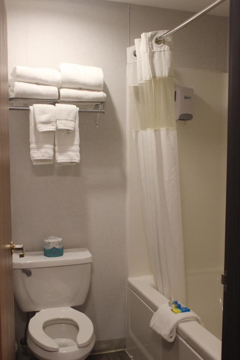 Eastwood Inn - Housity