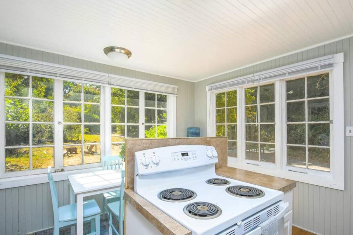 Adorable Cottage Among Trees Close To Everything - Housity