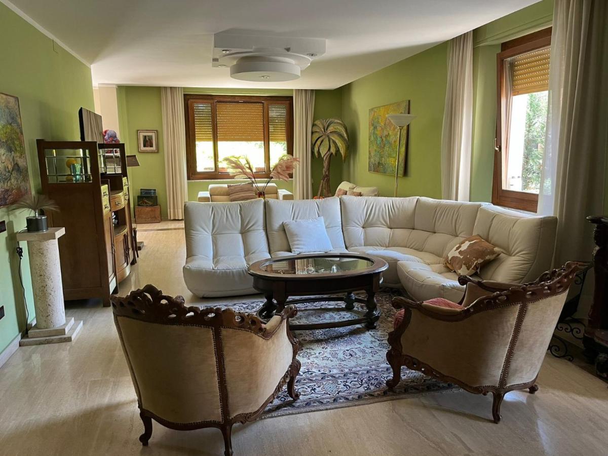 Hotel Villa dei Pini - Housity