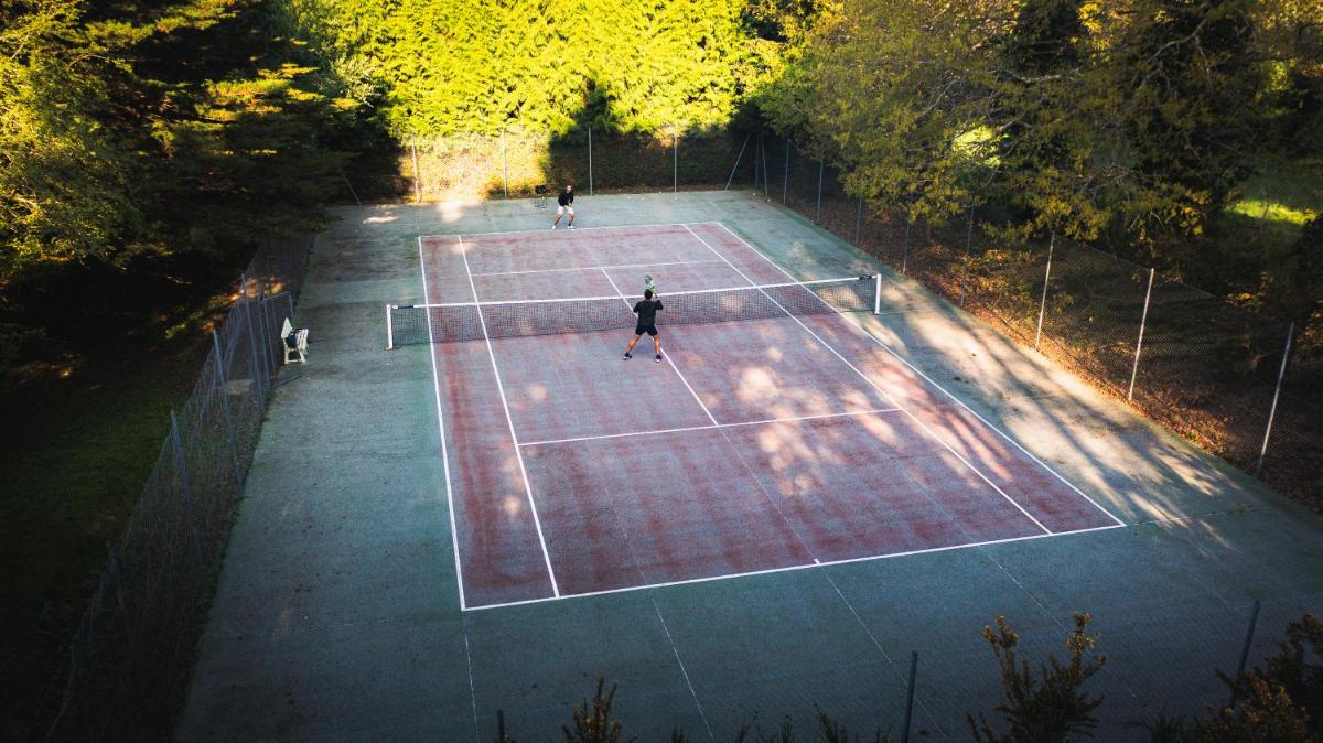 Tennis ou squash au sein de l'hôtel ou à proximité