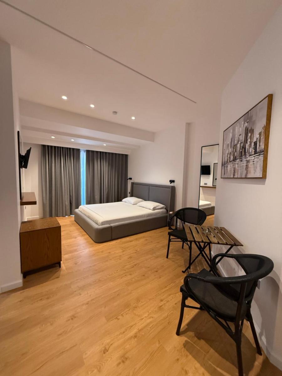 Vironas Hotel - Housity