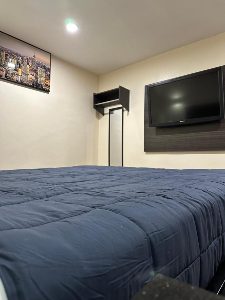 Del Aire Inn LAX - Housity