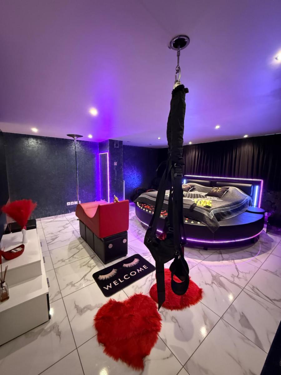 Love Room Attitude - Housity