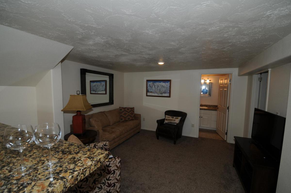 Fin and Feather Inn - Housity