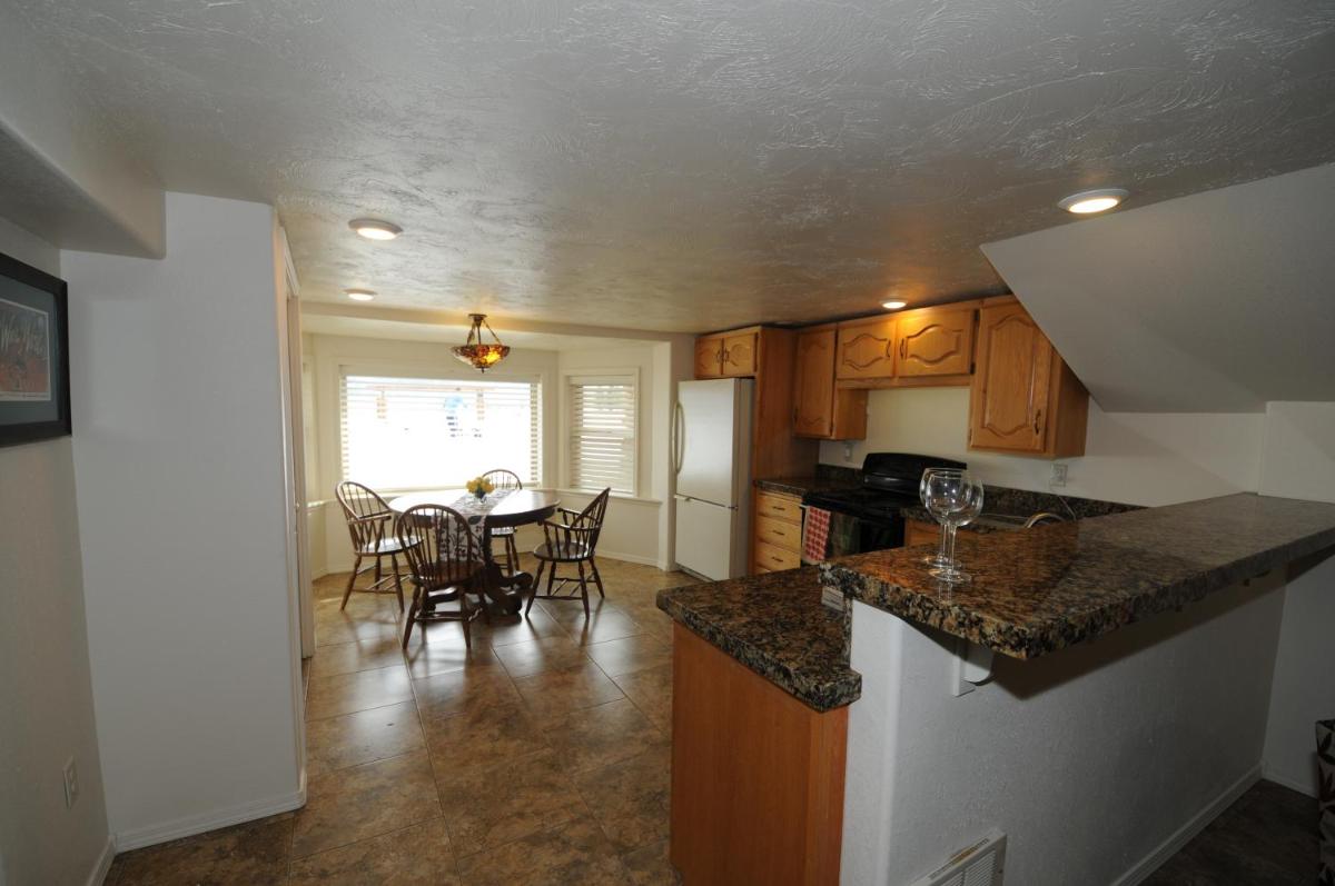 Fin and Feather Inn - Housity