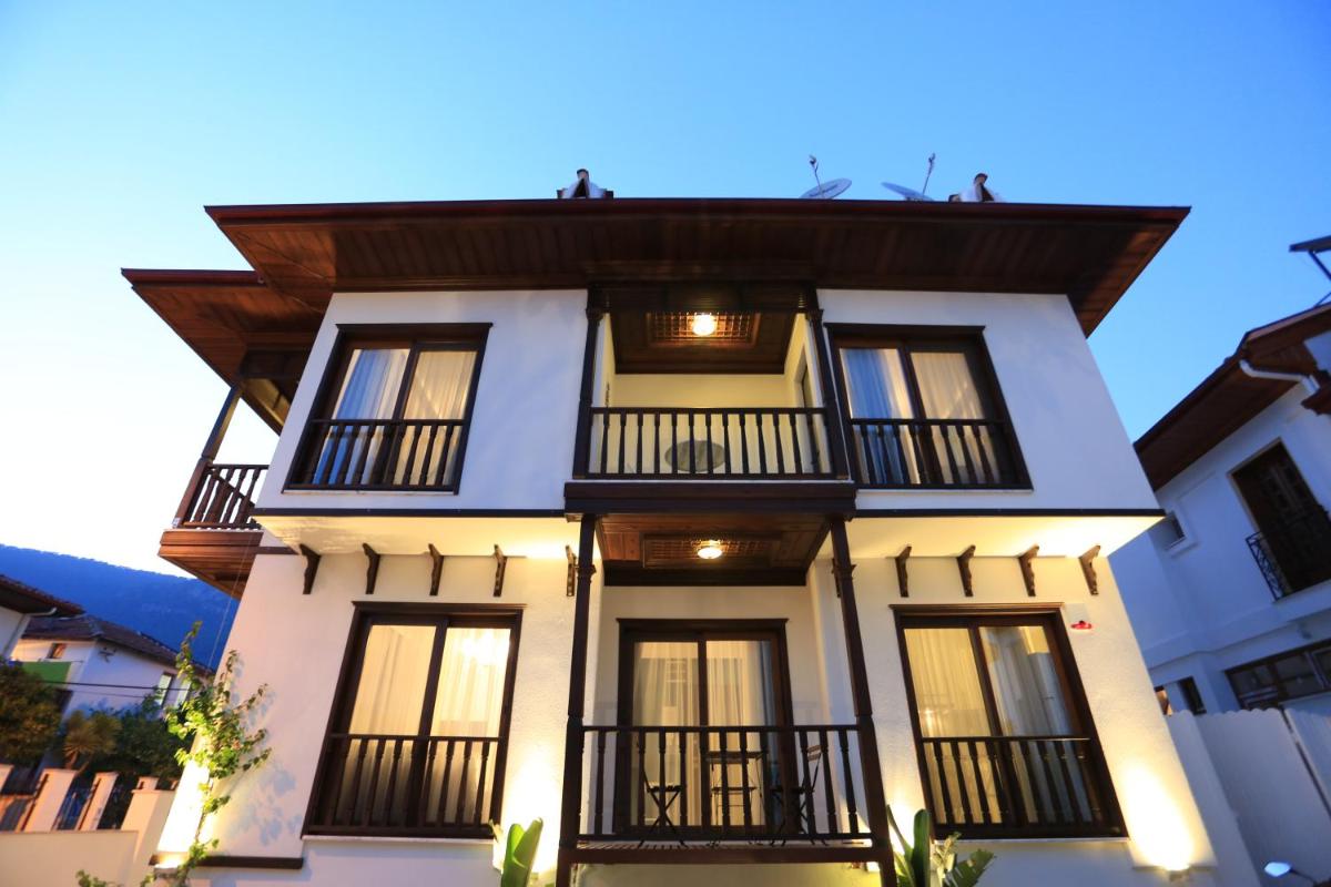 Alp Suites Mandalin - Housity