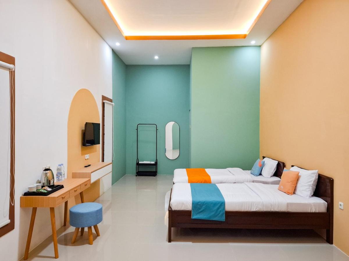 Sans Hotel Syariah Purnama Nganjuk - Housity
