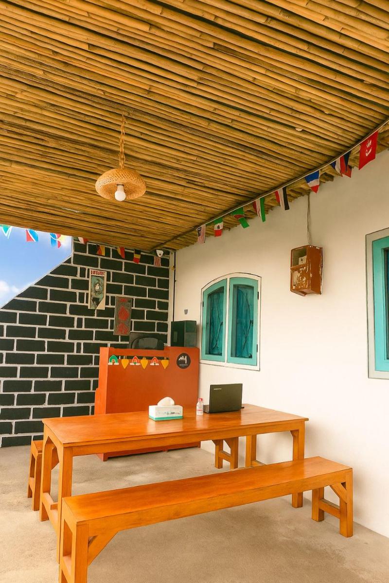 Casa De' Summer Banyuwangi - Housity