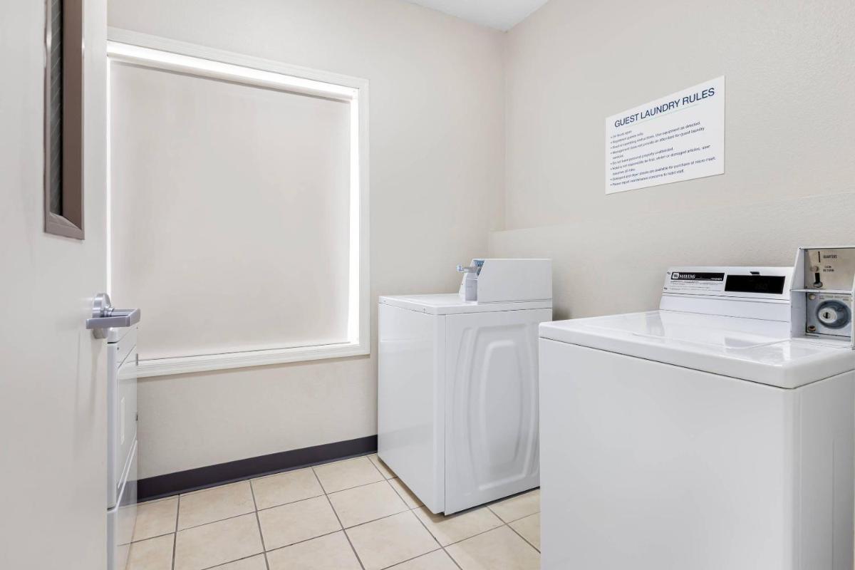 MainStay Suites Madison Airport - Housity